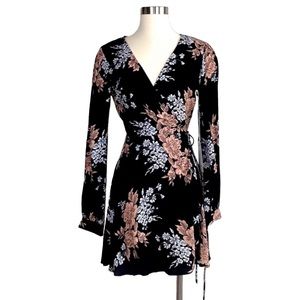 🎀NWT Privacy Please Perry Wrap Dress size S